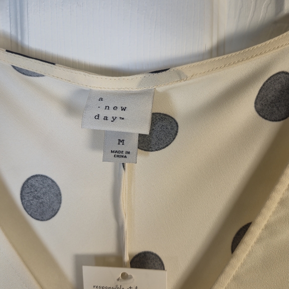 New Day Poka Dot Ruched Puff Sleeve Midi Dress Cream Size: M - Picture 7 of 8